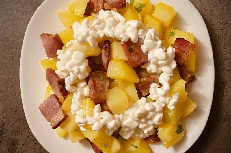 Cartofi cu bacon și mărgele de brânză