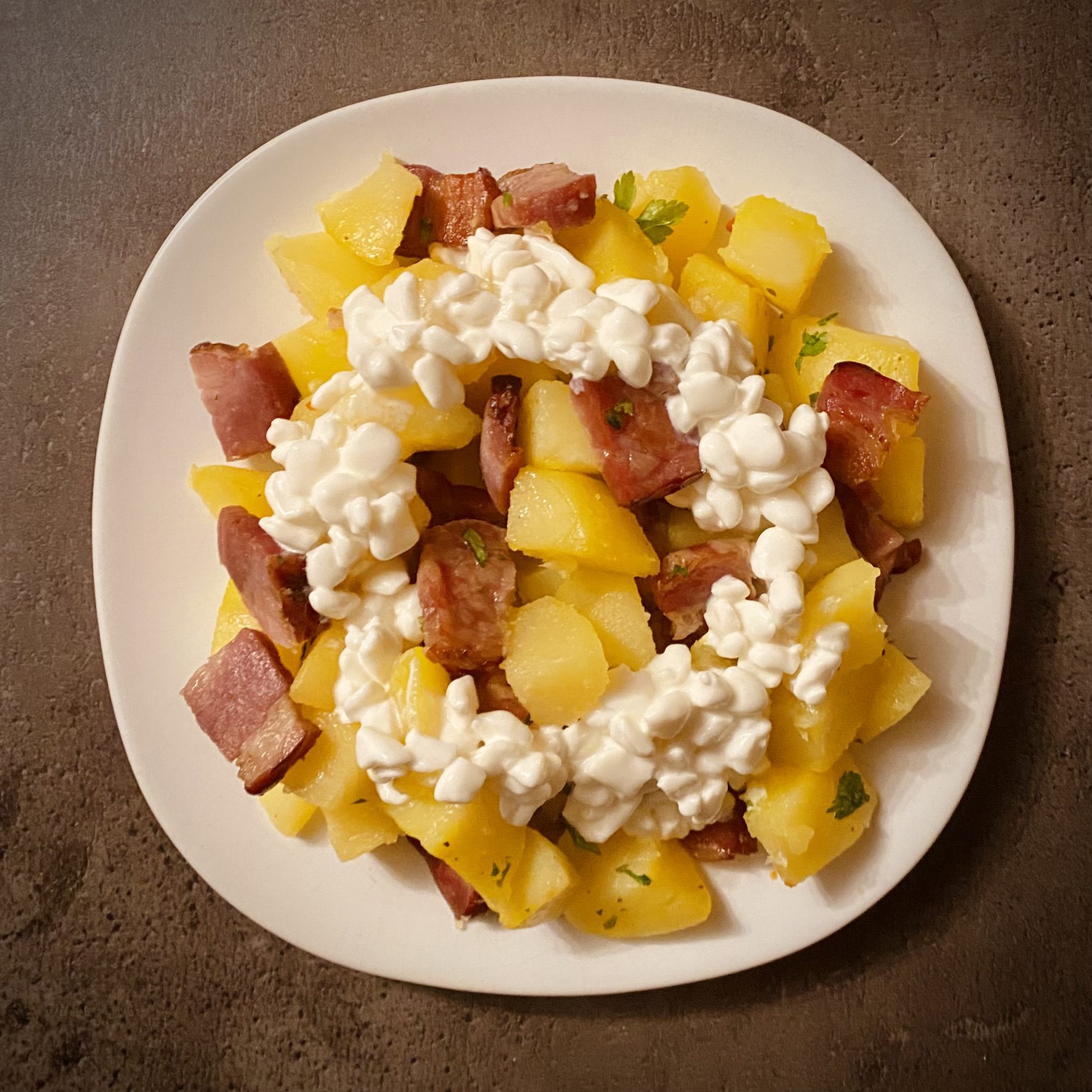 Cartofi cu bacon și mărgele de bânză