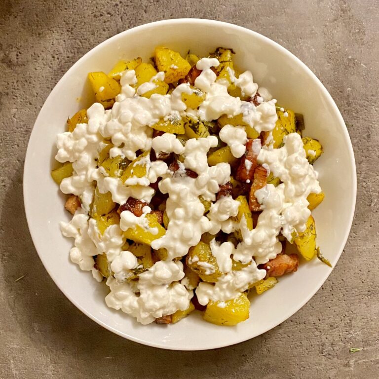 Cartofi cu bacon și mărgele de brânză