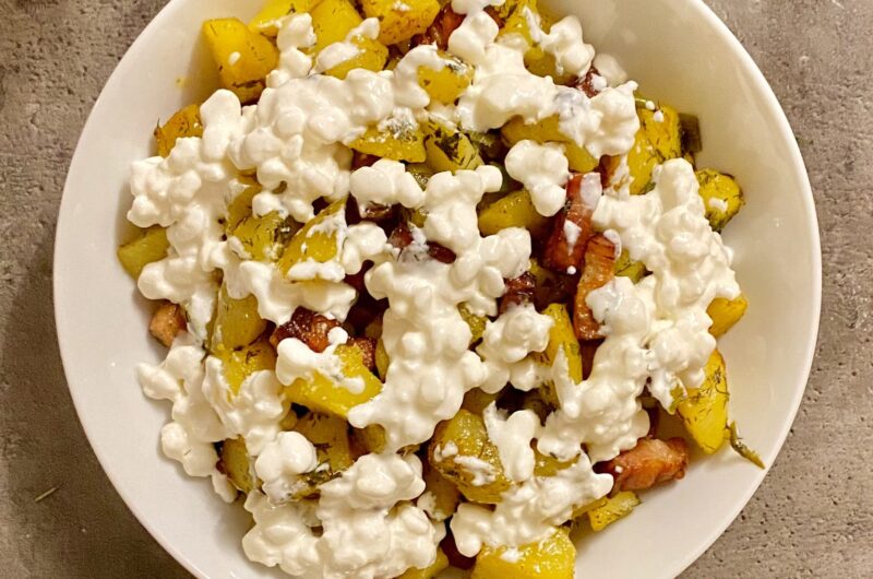 Cartofi cu bacon și mărgele de brânză