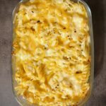 Paste cu pui și sos de brânzeturi