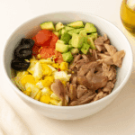 Salata cu pui si avocado