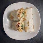 Wrap cu pui și avocado