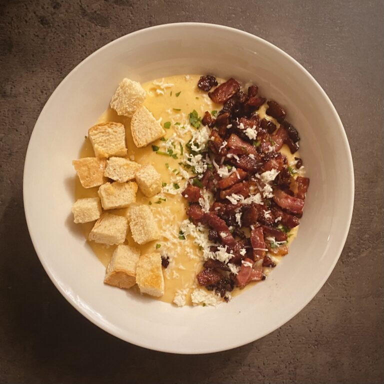 Supă cremă de cartofi cu bacon