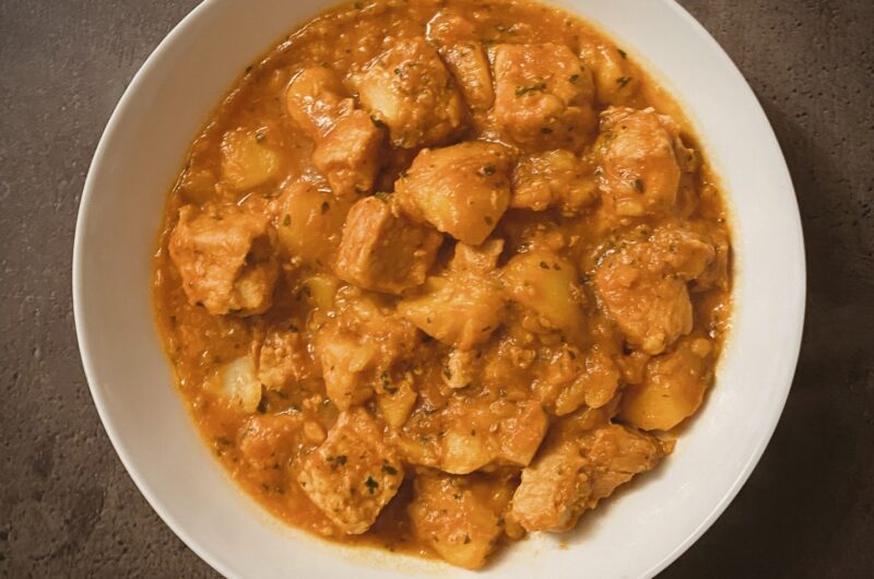 Gulaș de porc cu cartofi