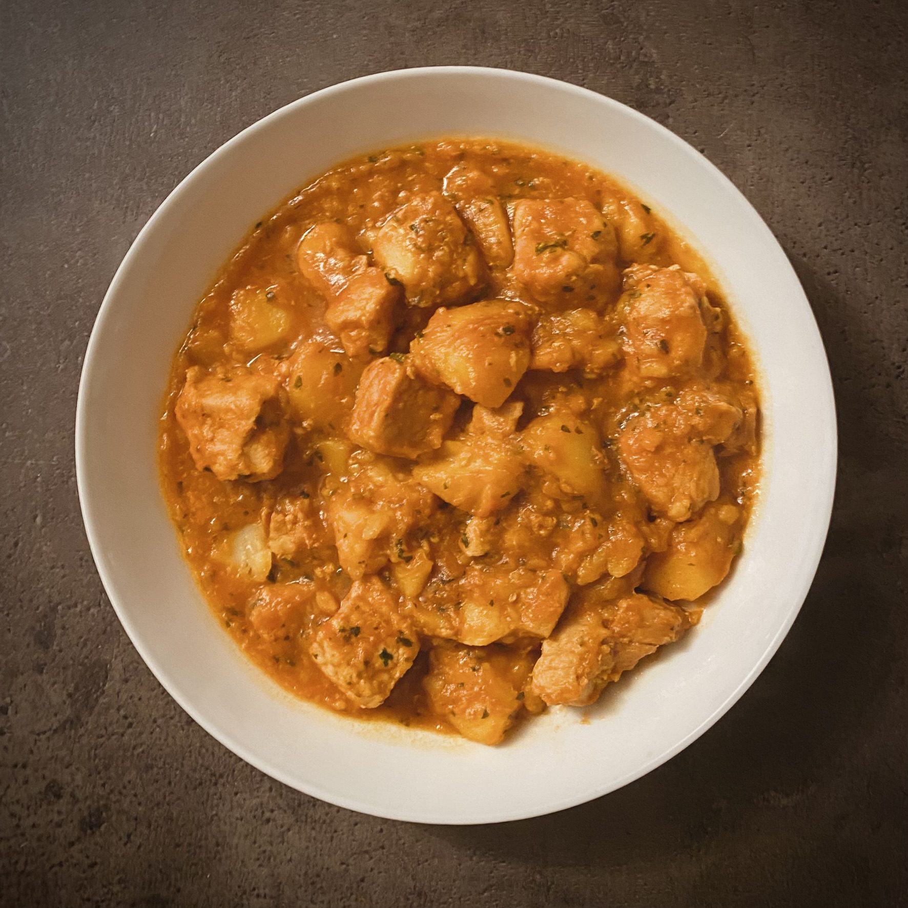 Gulaș de porc cu cartofi