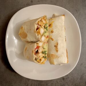 Wrap cu pui și avocado