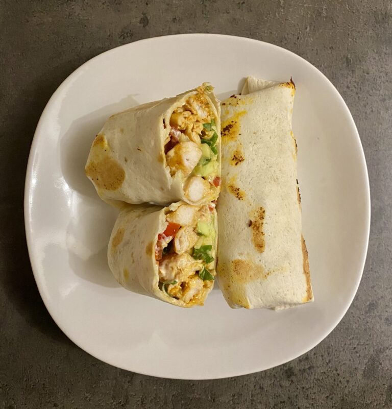 Wrap cu pui si avocado