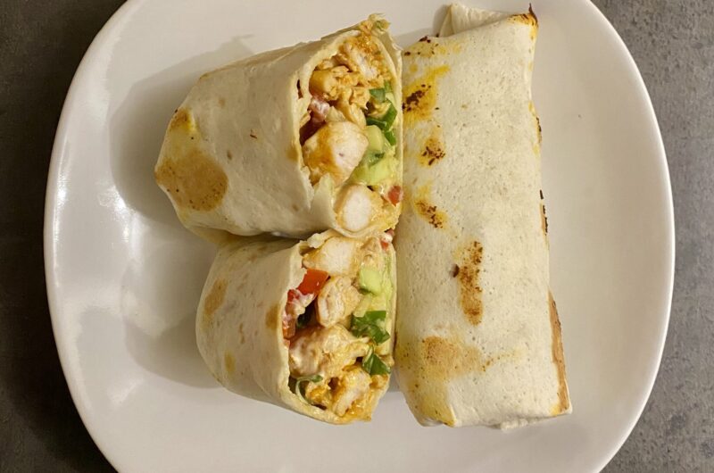 Wrap cu pui și avocado