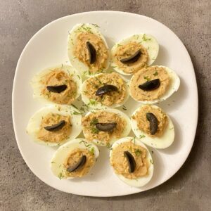 Ouă umplute cu pate