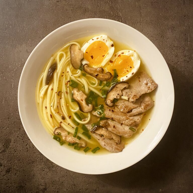 Ramen cu porc și shiitake