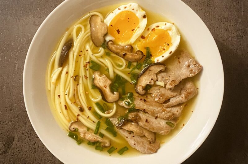 Ramen cu porc și shiitake