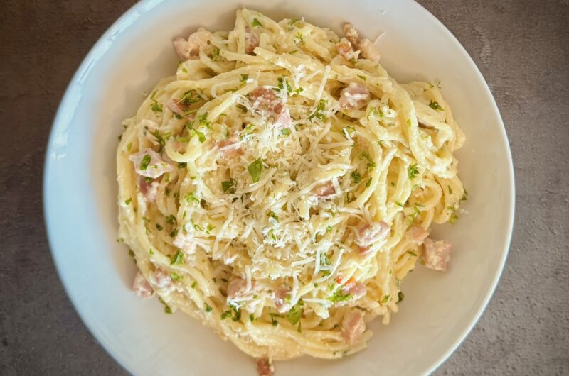 Spaghetti în stil carbonara